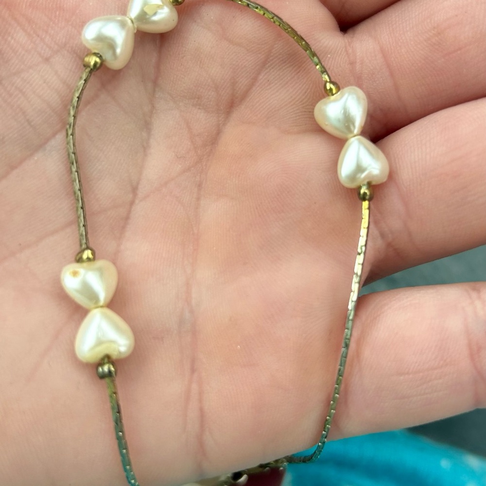 Timeless Vintage Faux Pearl Heart Bracelet and Rhinestone Earrings Set Classic - Picture 5 of 12